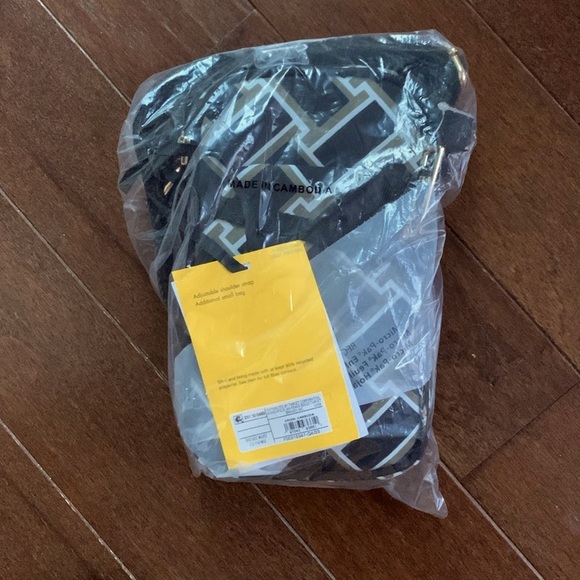 NWT DVF Diane Von Furstenberg X Target Vintage Weave Neutral Cellphone Holder - Picture 6 of 6